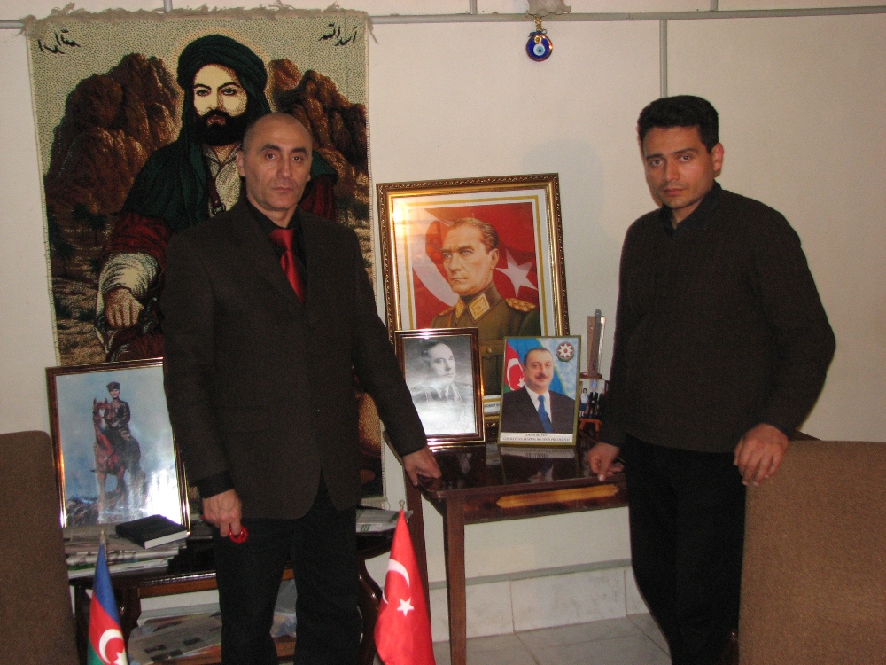 Tahir Xudiyev və mərhum professor Xudu Məmmədovun oğlu Toğrul Məmmədov. 2008.